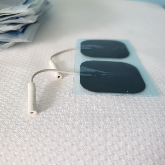 Sealed 80 TENS Unit Electrodes Pads Made In USA Plug In - Picture 2 of 5